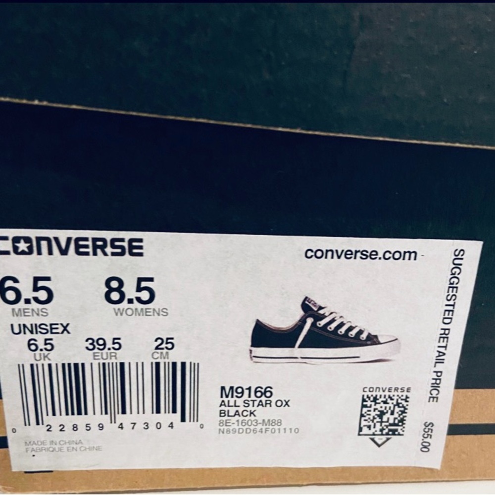 NWOT Converse Unisex Classic Black and White Sneakers 8.5 - Picture 5 of 7